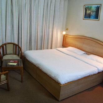 Hotel Nishat View, Srinagar 4